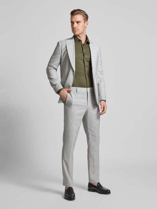 темно-зеленый