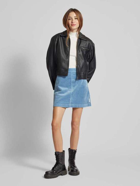 светло-синий