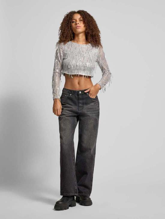 серебристый