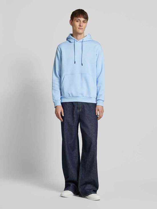 светло-синий