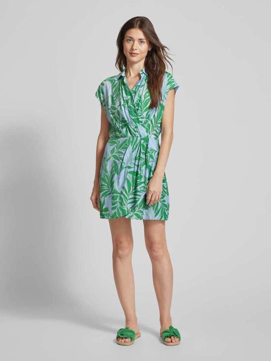 светло-синий