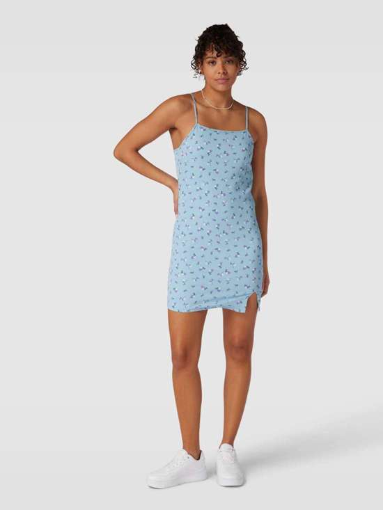 светло-синий