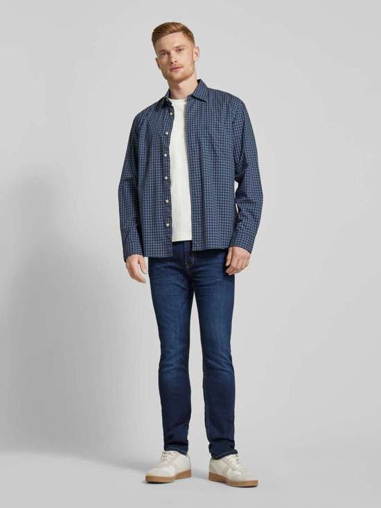 темно-синий