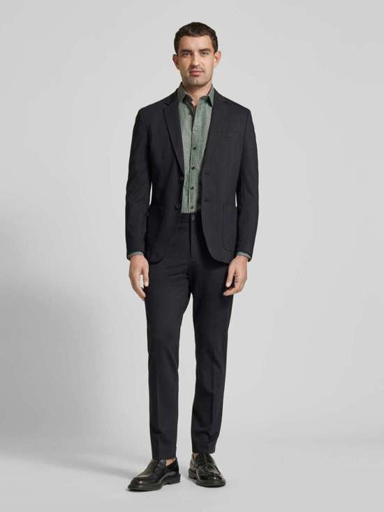 темно-зеленый