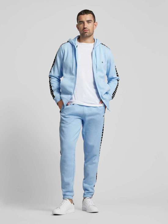 светло-синий