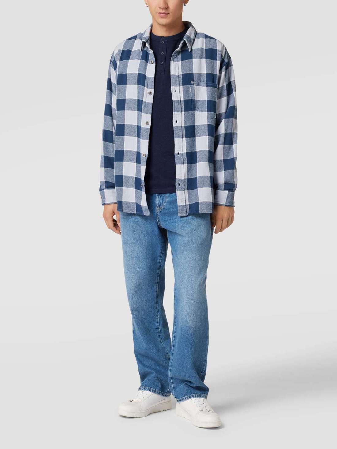 Прямые джинсы