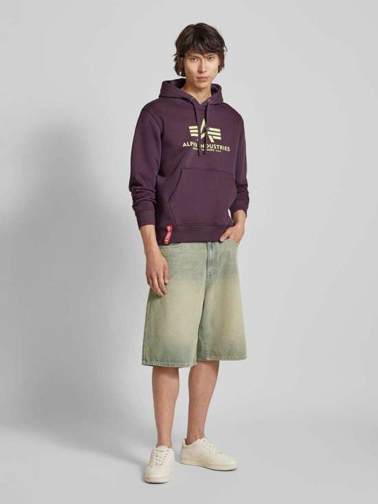 фиолетовый