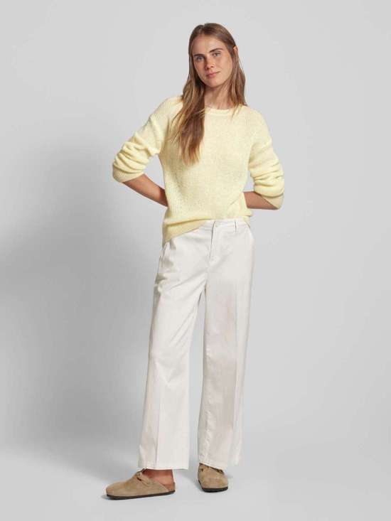 светло-красный