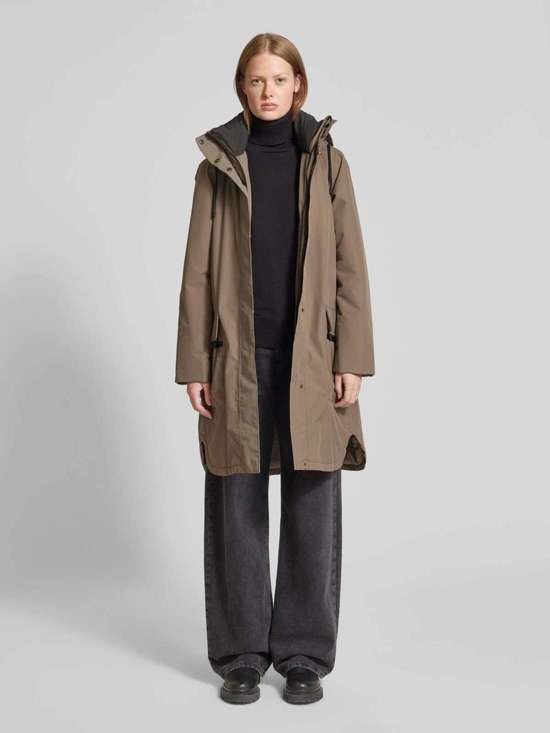 Парка с карманами с клапанами