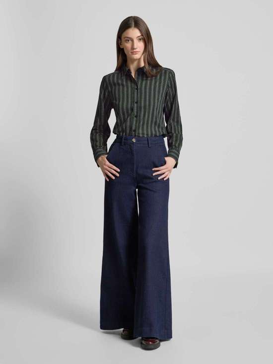 темно-зеленый