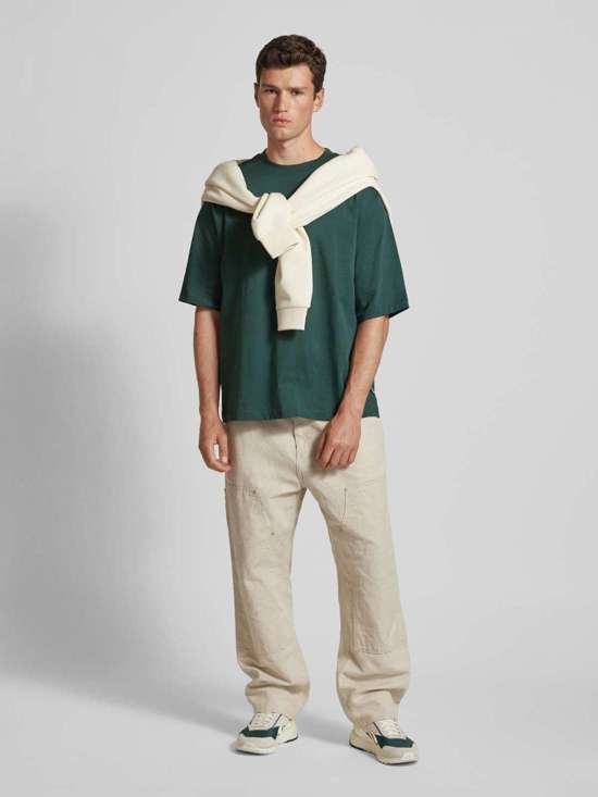 темно-зеленый