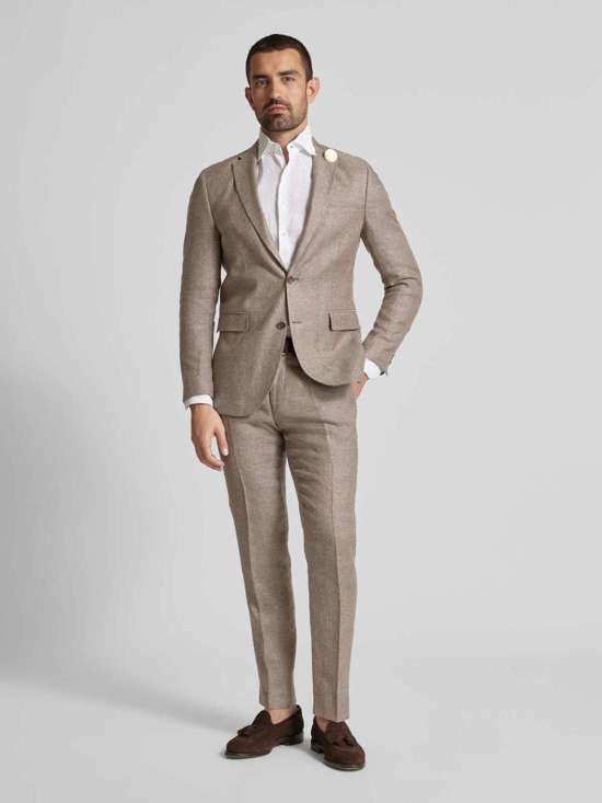 каштановый