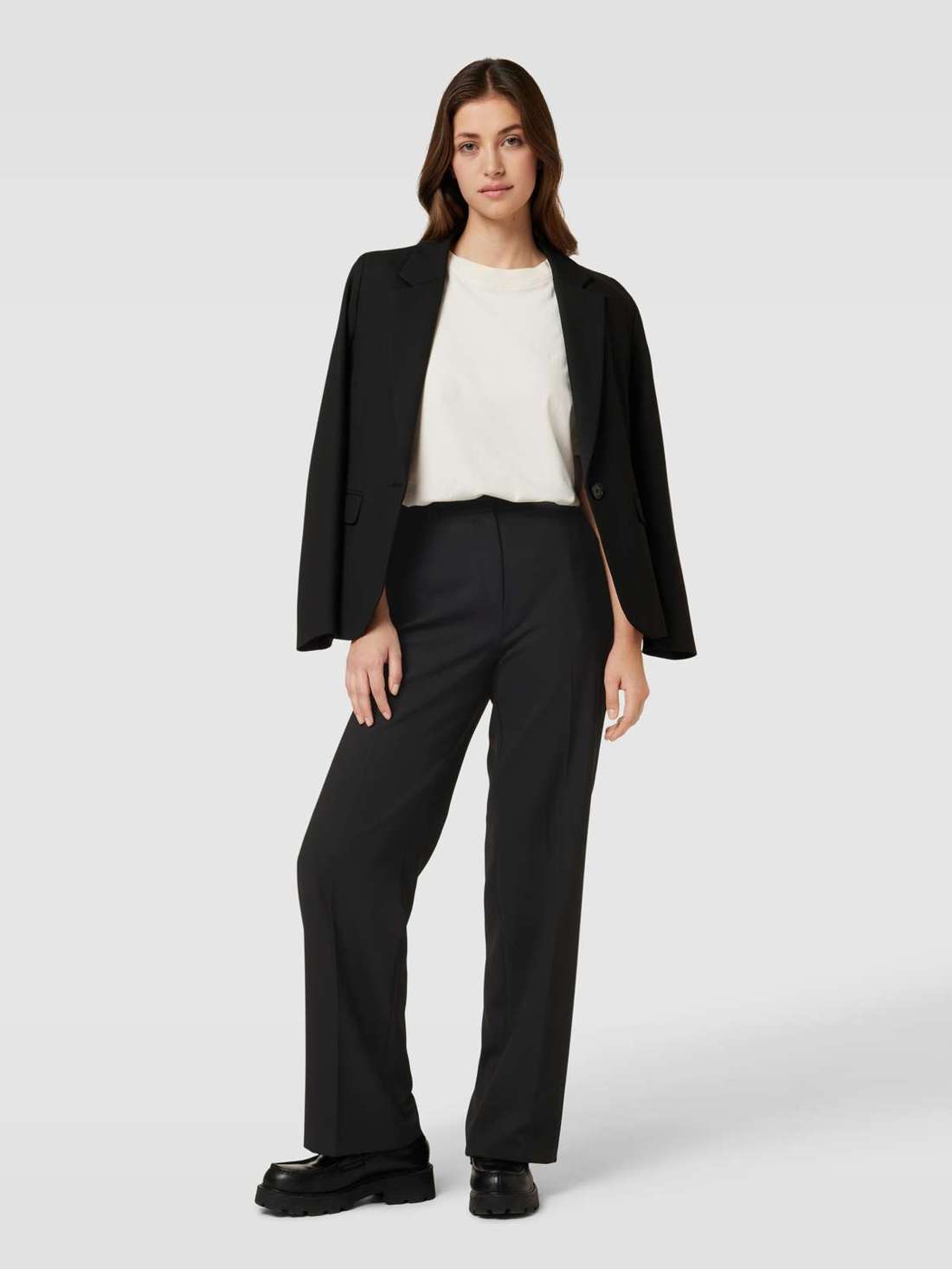 Брюки с заглаженными складками