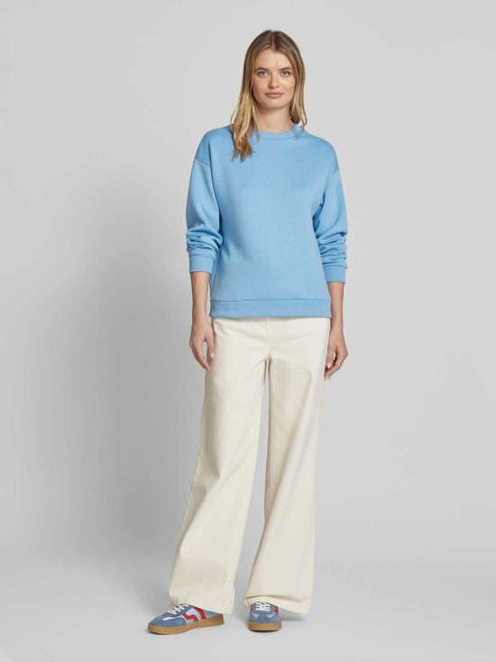 светло-синий