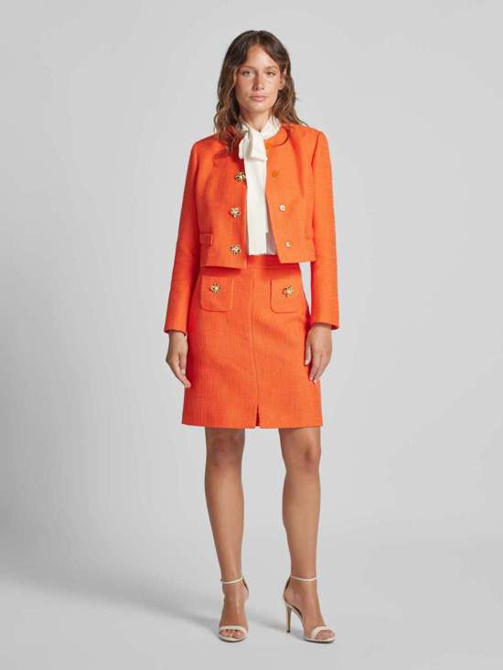 коралловый