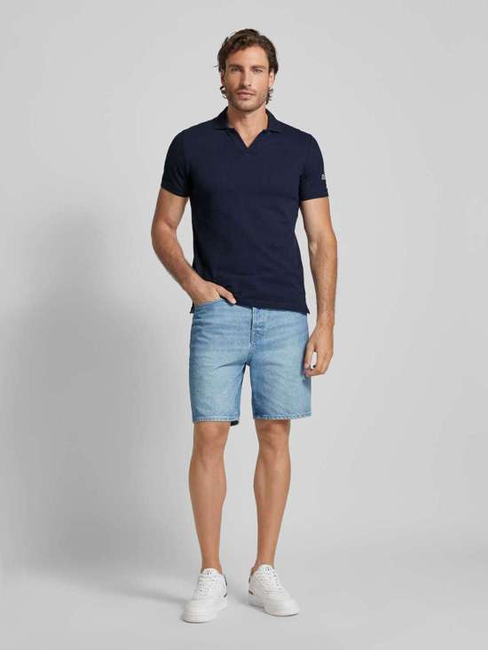 темно-синий