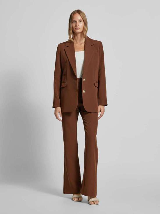 светло-коричневый