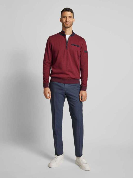 темно-красный