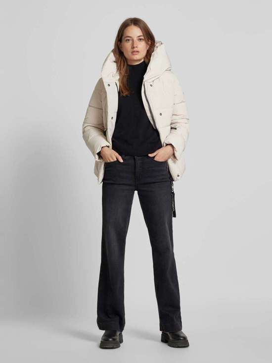 светло-бирюзовый