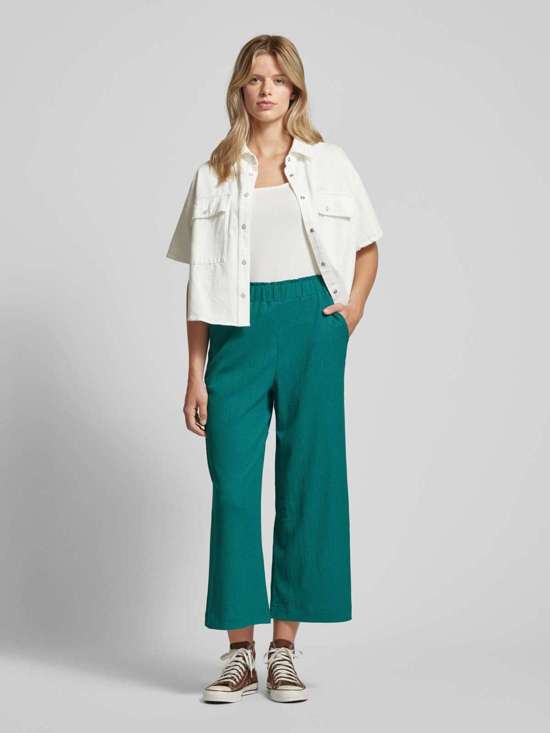 темно-зеленый