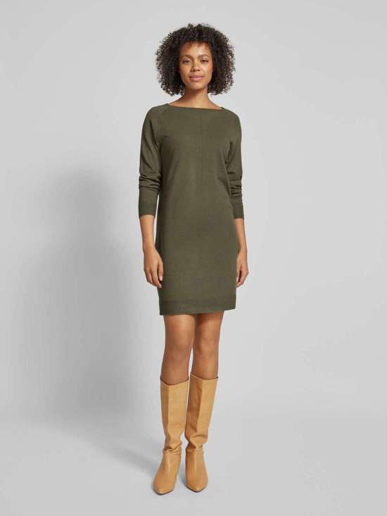 темно-зеленый