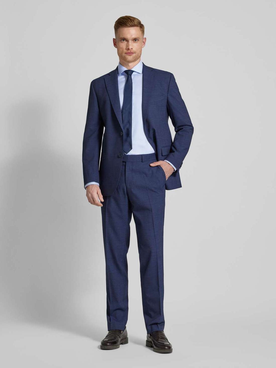 Деловая рубашка классического кроя со структурированным узором