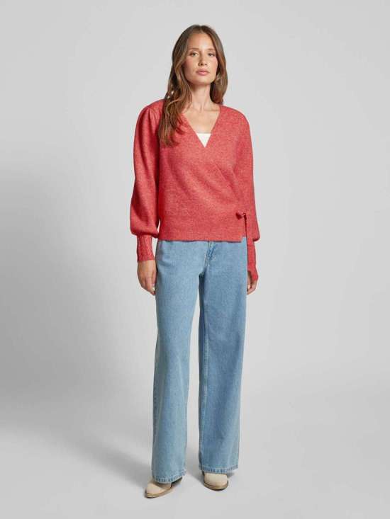 красный ржавый 