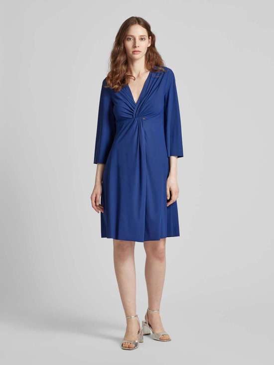 темно-синий