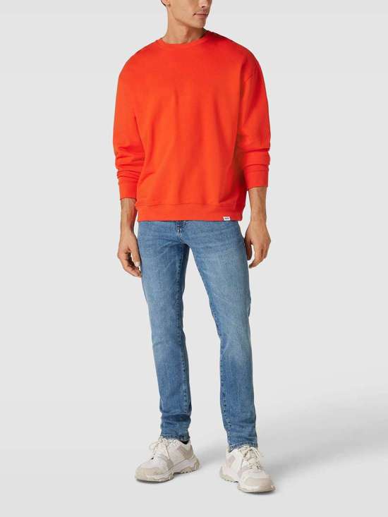 светло-синий