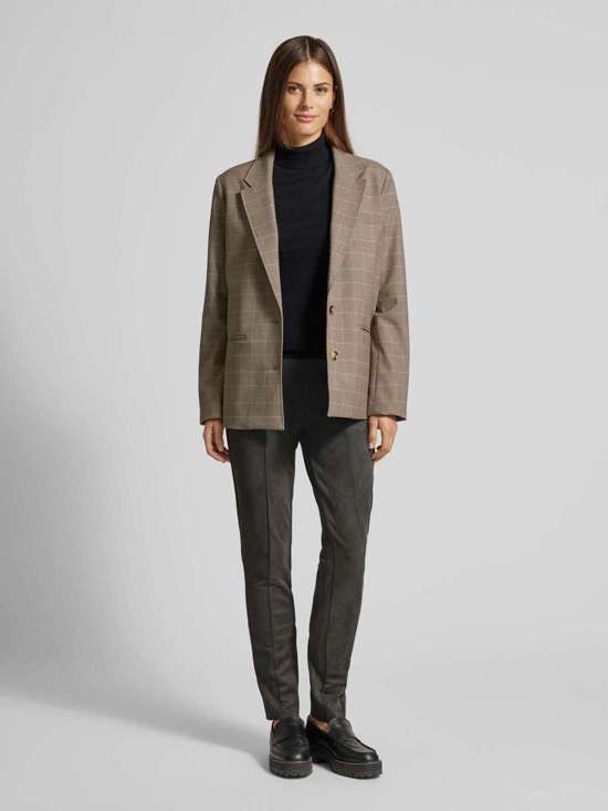 темно-зеленый