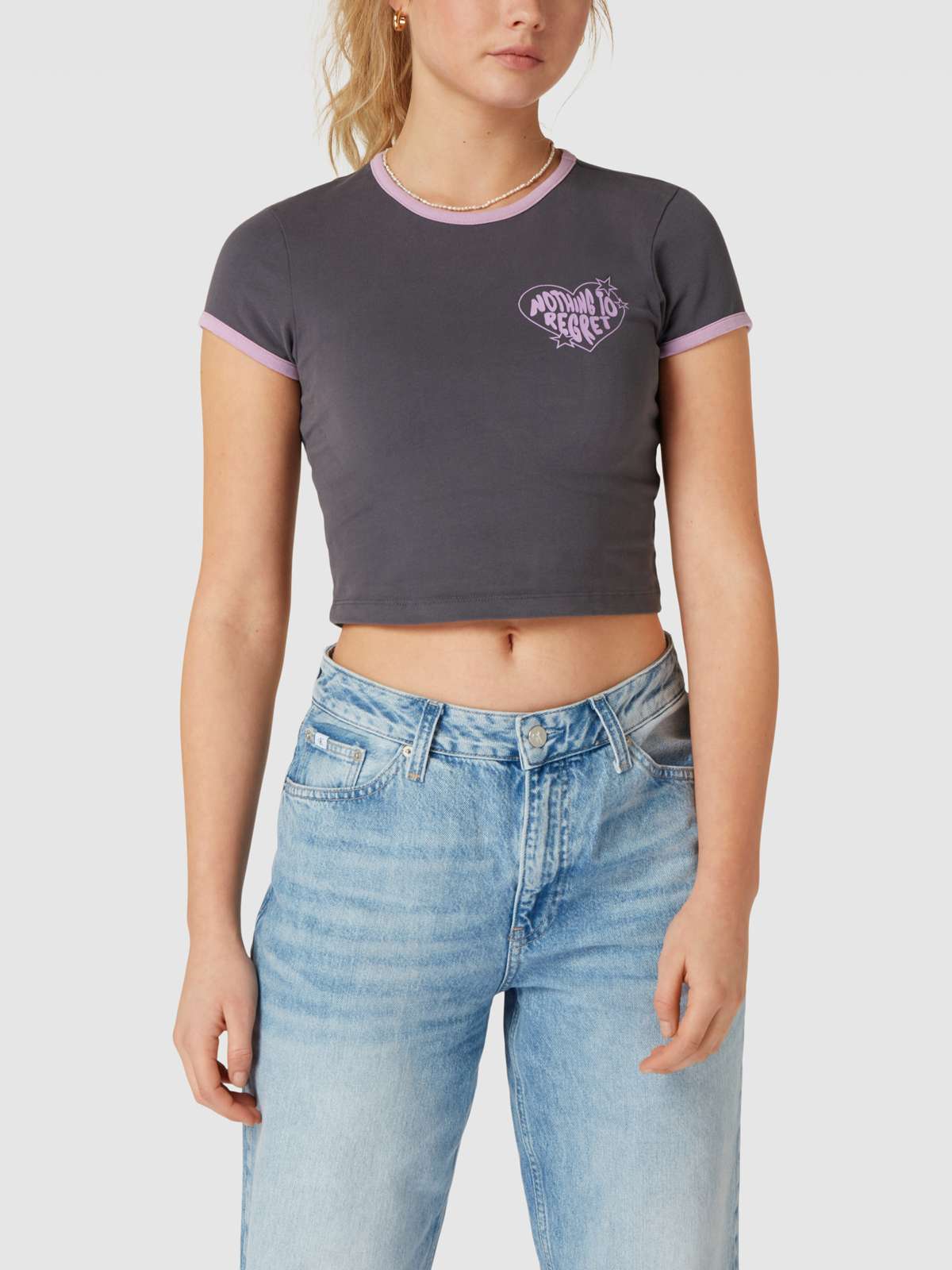 Crop Top mit Label-Print