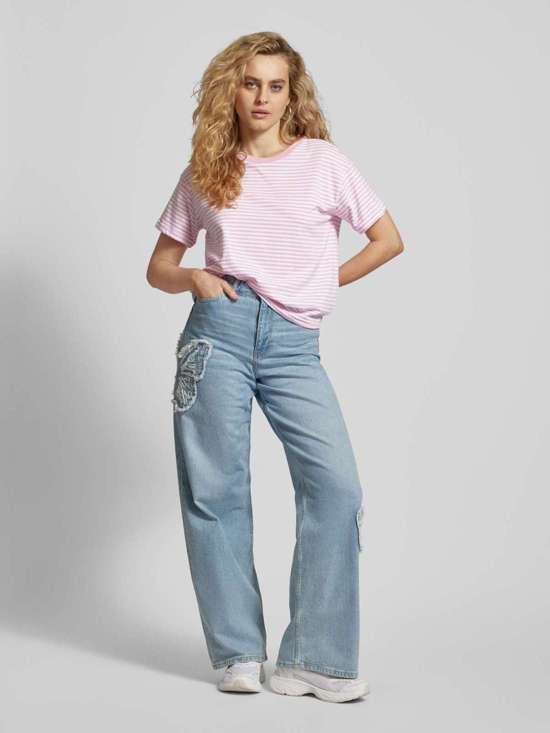 светло-розовый