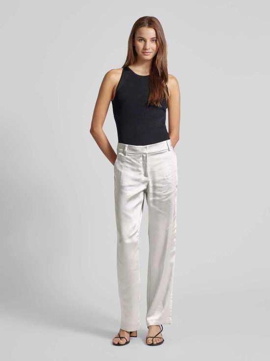 серебристый