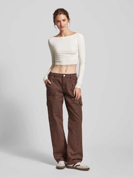 темно-коричневый