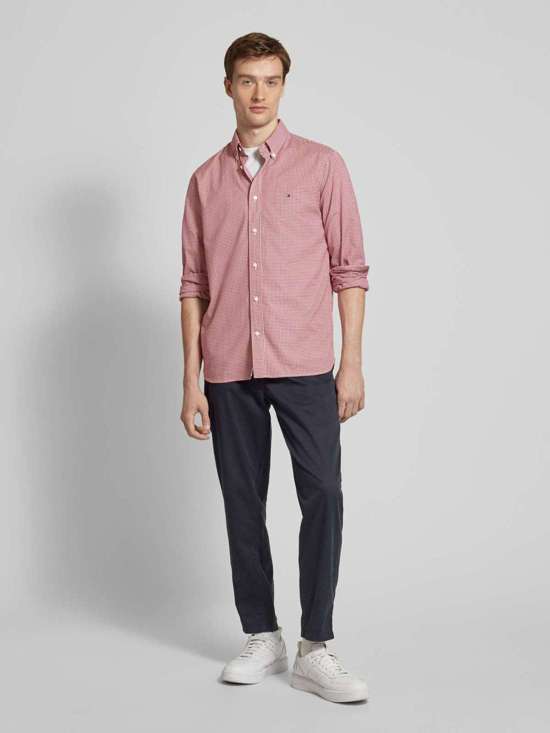 темно-красный