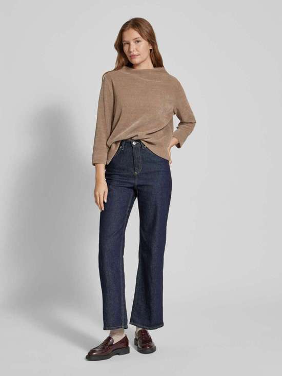 светло-коричневый