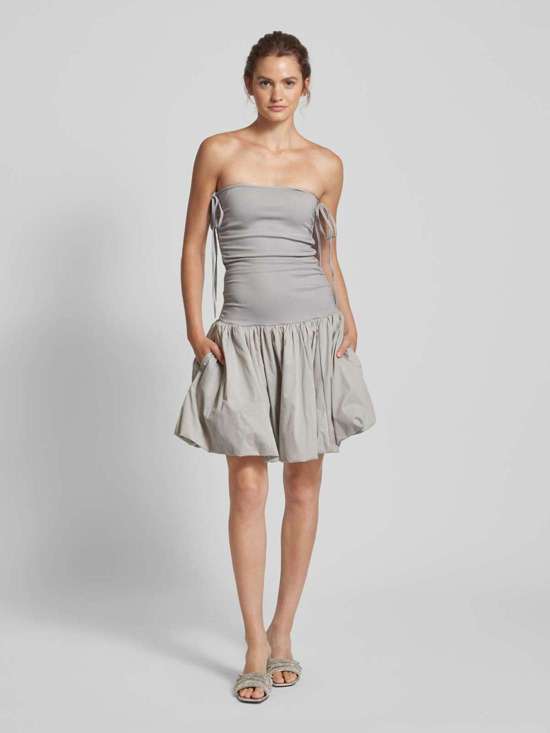 светло-серый