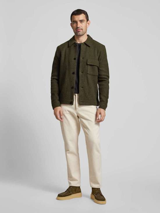 темно-зеленый