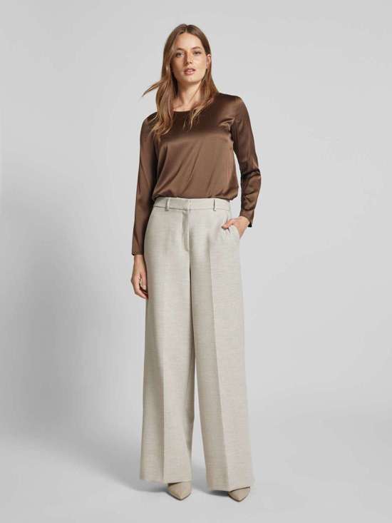 светло-коричневый