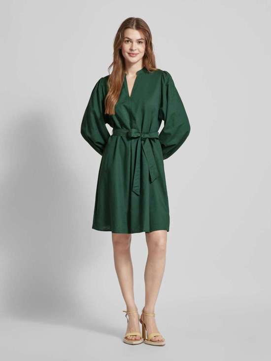 темно-зеленый