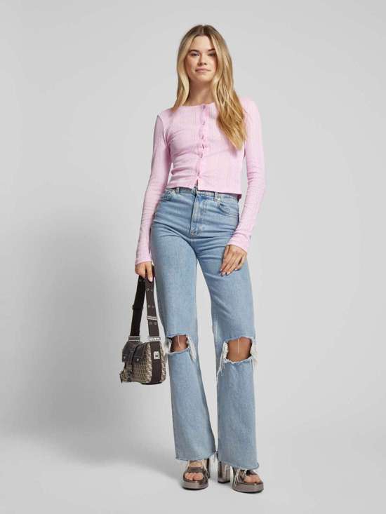 светло-розовый