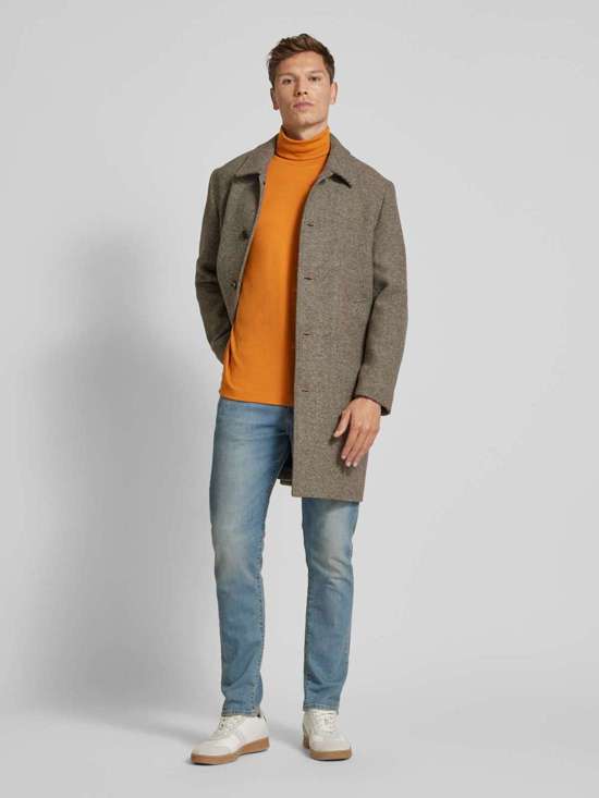 темно-желтый