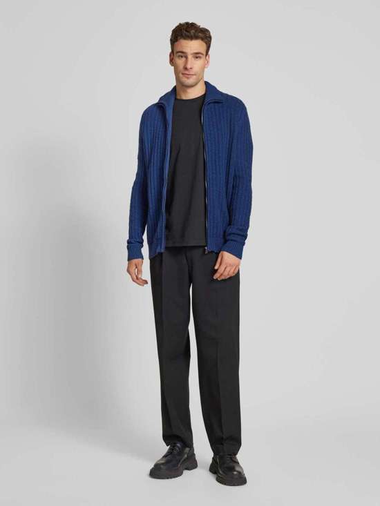 темно-синий