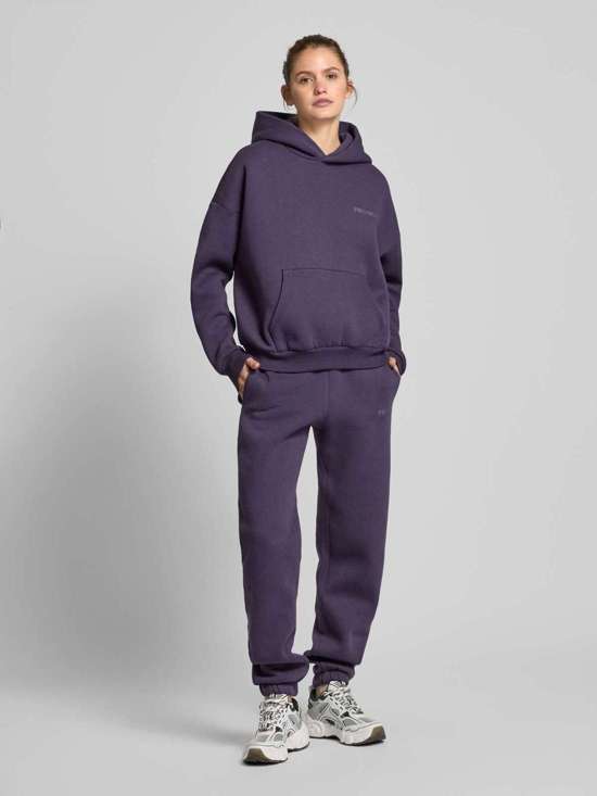 фиолетовый