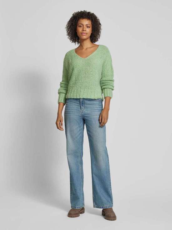 светло-зеленый