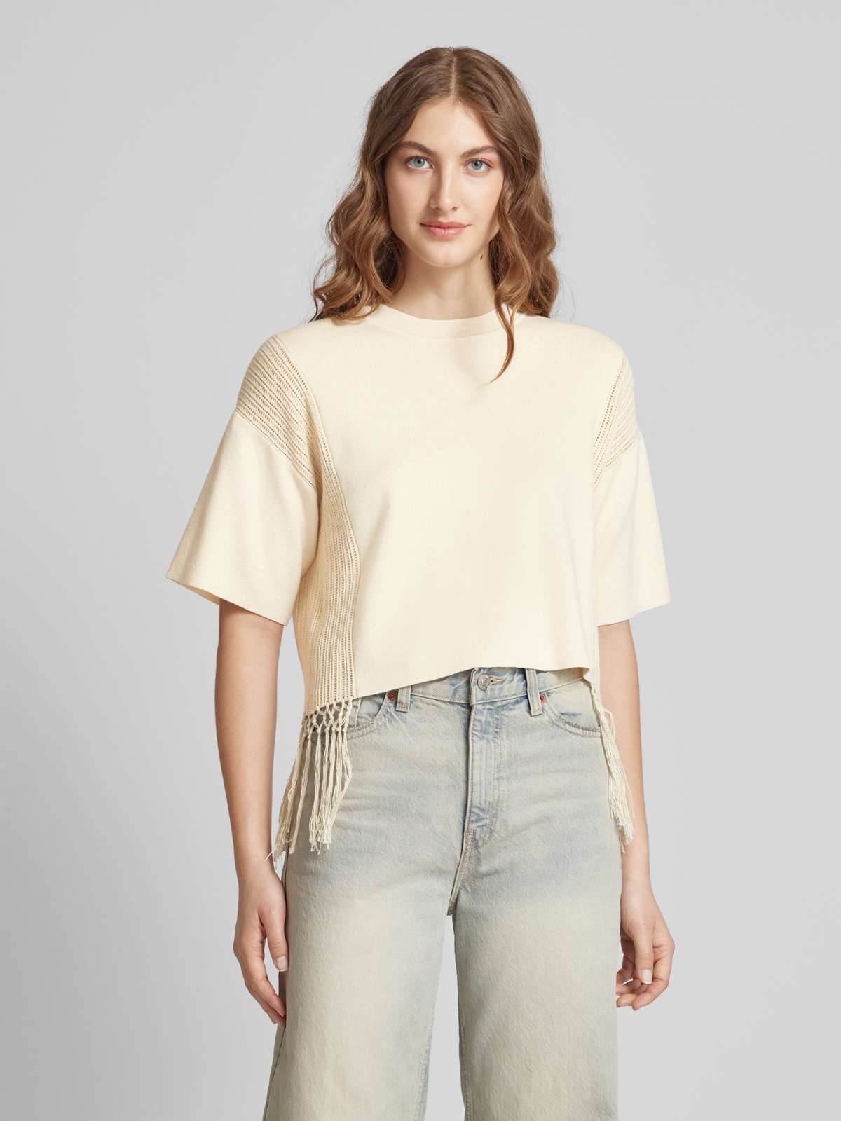 Cropped T-Shirt mit Fransen