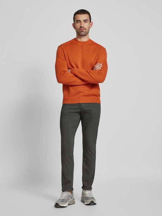 серебристый