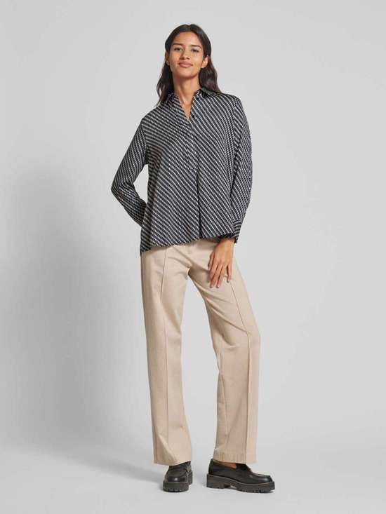 Блуза обычного кроя с отложным воротником