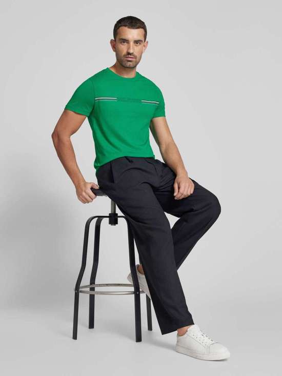 светло-зеленый