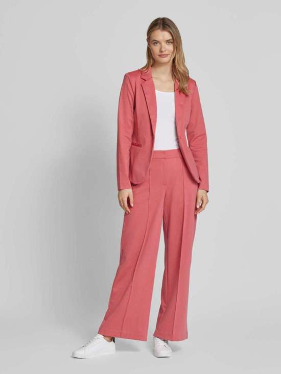 красный ржавый 